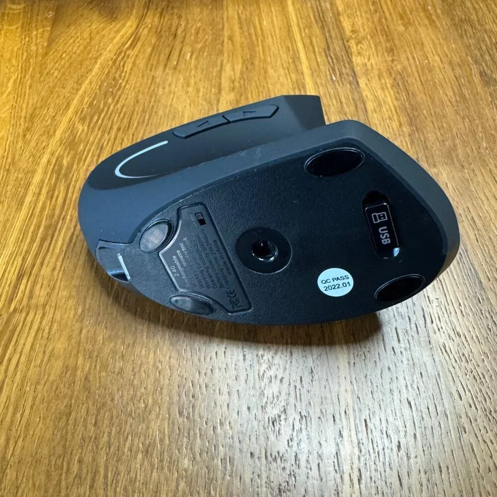 LEVKEY Wireless Ergonomic Mouse 2.4GHz Vertical Mouse Rechargeable Black NEW Box - Picture 6 of 8